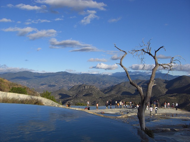 Hierve el Agua natural pools with mountain views